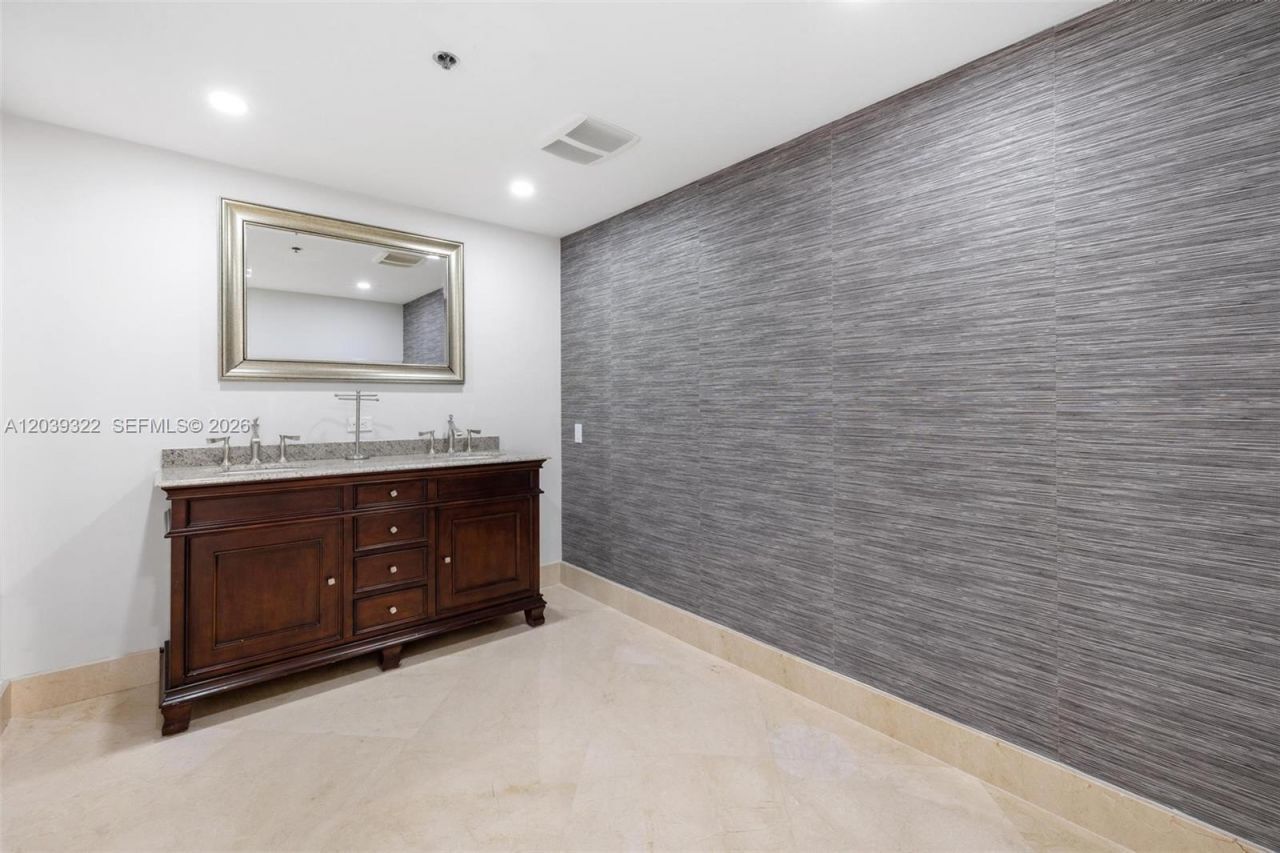 10175 Collins Ave , Unit 907, Bal Harbour, FL 33154 Photo