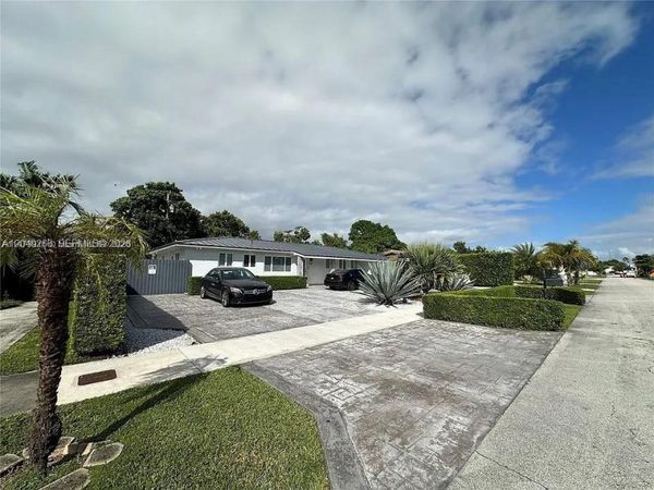 46xx SW 89th Pl , Miami, FL 33165