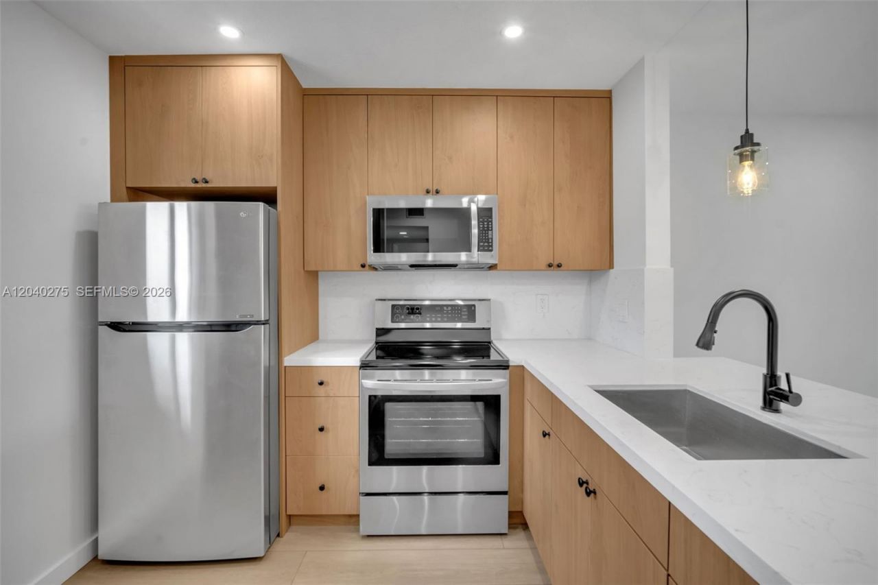 8101 Camino Real , Unit c402, Miami, FL 33143 Photo