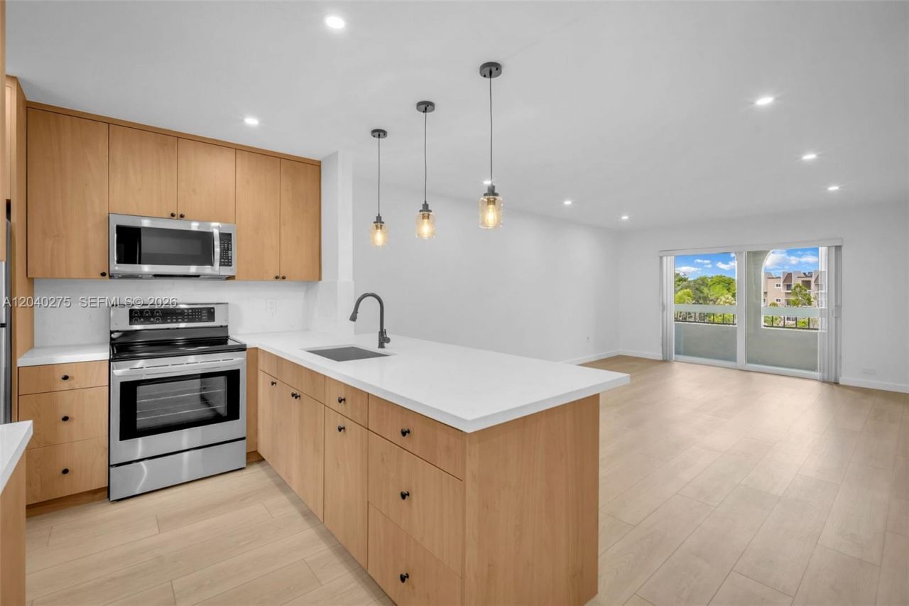 8101 Camino Real , Unit c402, Miami, FL 33143 Photo