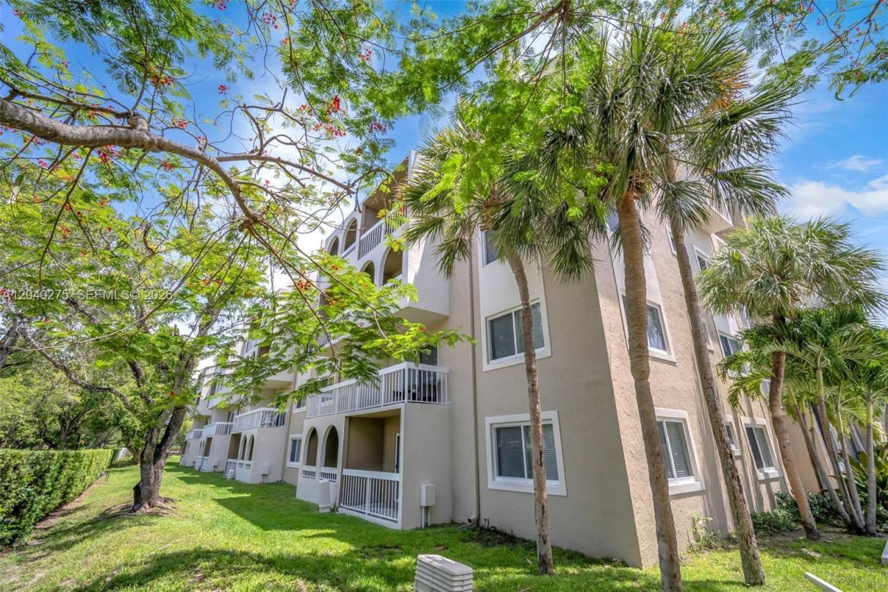 8101 Camino Real , Unit c402, Miami, FL 33143 Photo