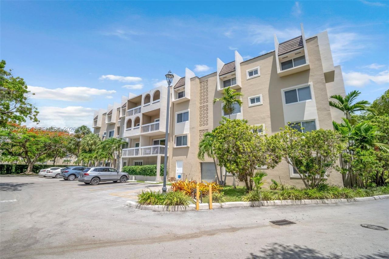 8101 Camino Real , Unit c402, Miami, FL 33143 Photo