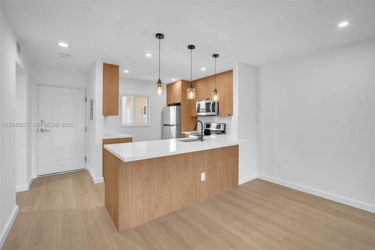 8101 Camino Real , Unit c402, Miami, FL 33143 Photo