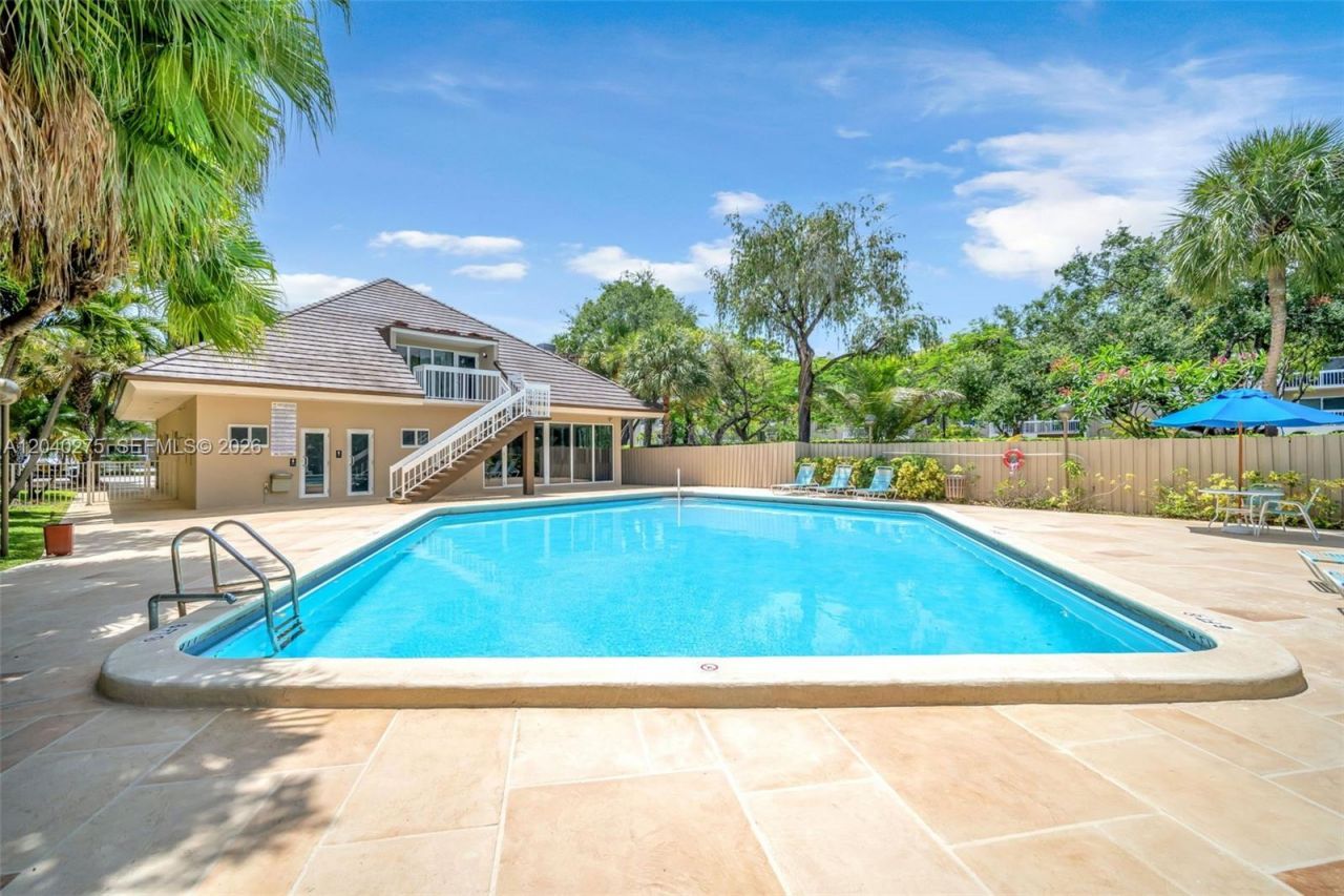 8101 Camino Real , Unit c402, Miami, FL 33143 Photo