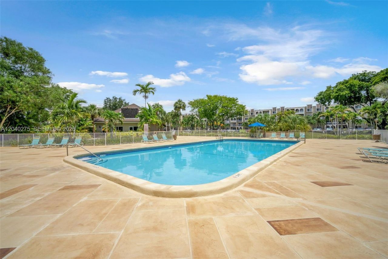 8101 Camino Real , Unit c402, Miami, FL 33143 Photo