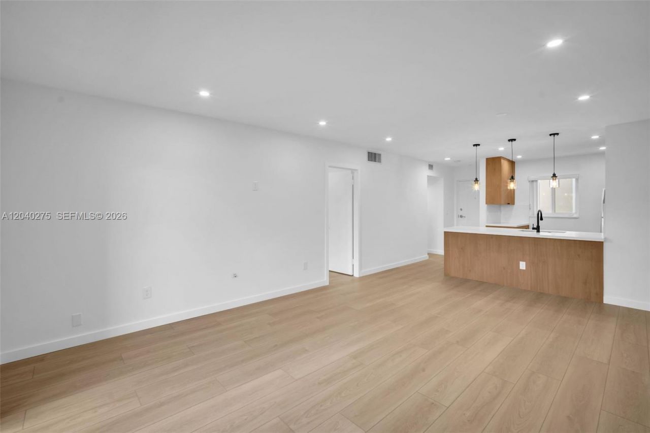 8101 Camino Real , Unit c402, Miami, FL 33143 Photo