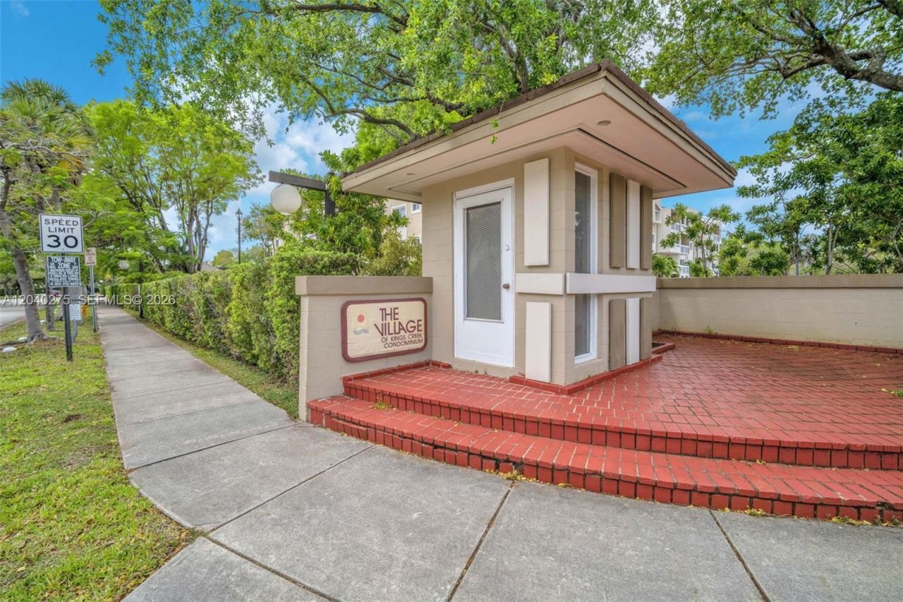 8101 Camino Real , Unit c402, Miami, FL 33143 Photo