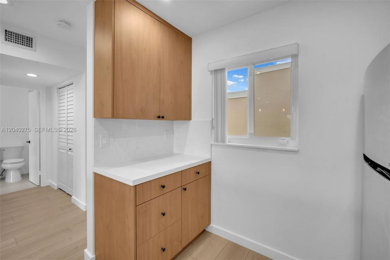 8101 Camino Real , Unit c402, Miami, FL 33143 Photo