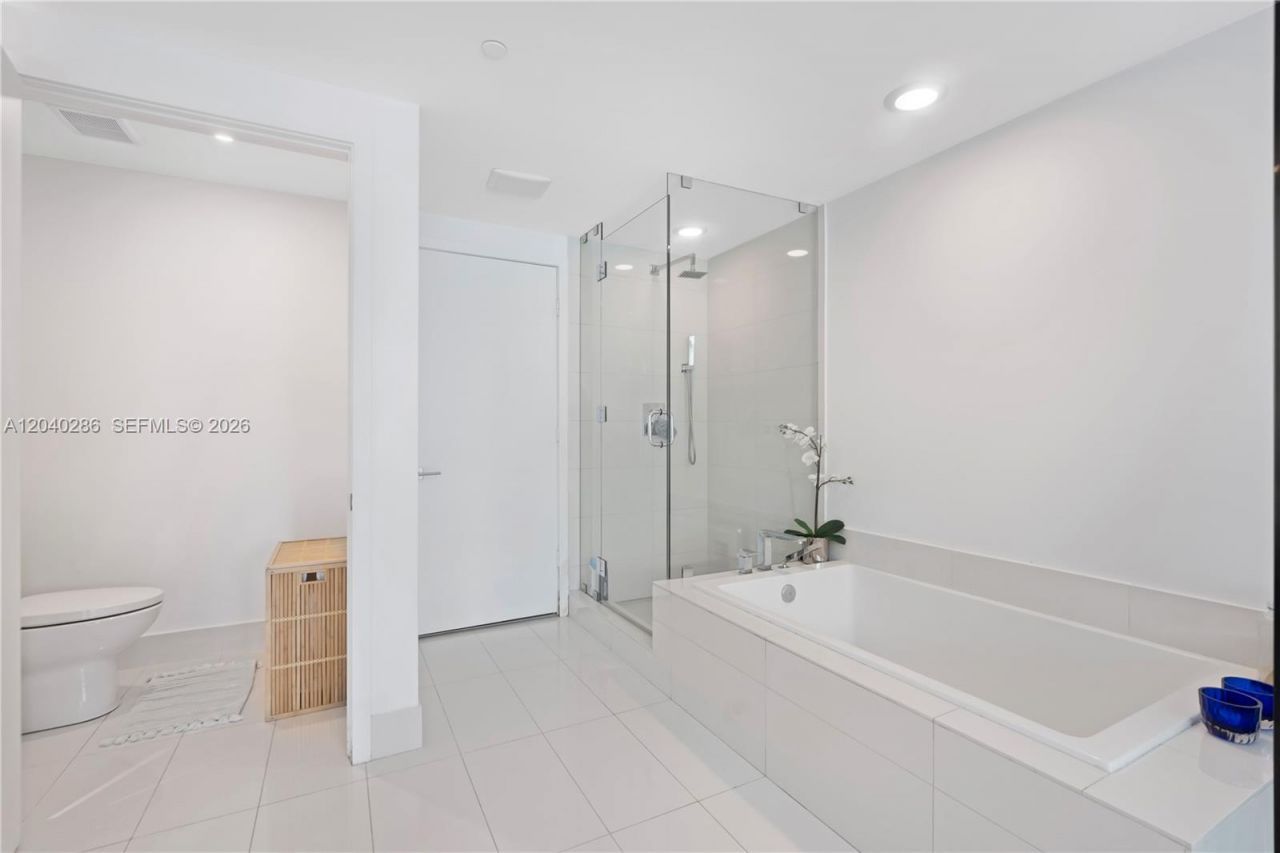 650 NE 32nd St , Unit 703, Miami, FL 33137 Photo