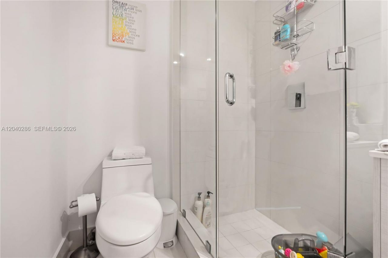 650 NE 32nd St , Unit 703, Miami, FL 33137 Photo
