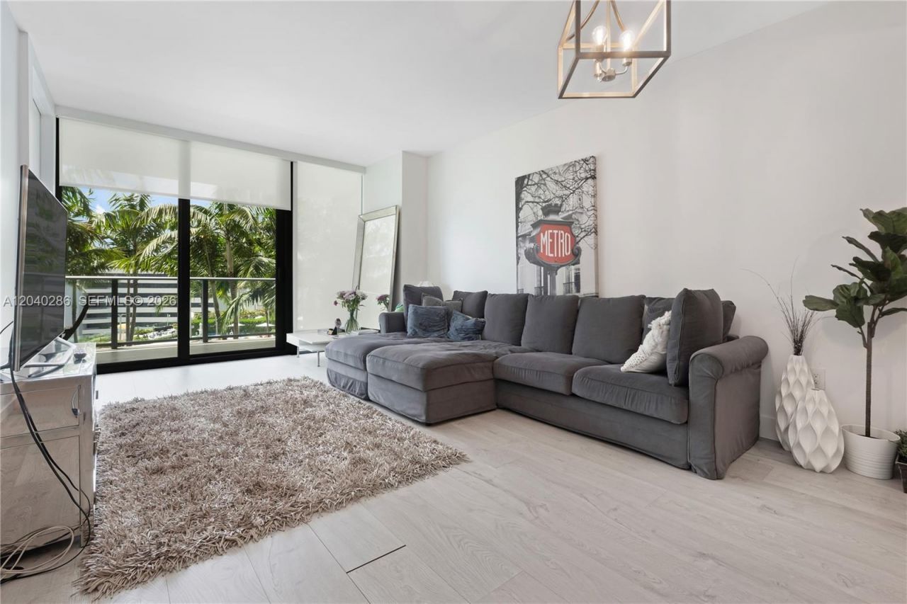 650 NE 32nd St , Unit 703, Miami, FL 33137 Photo