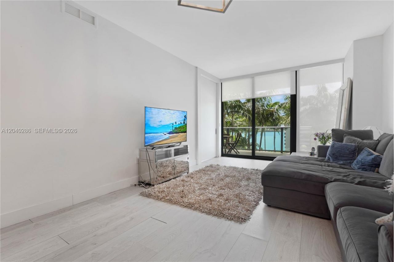 650 NE 32nd St , Unit 703, Miami, FL 33137 Photo