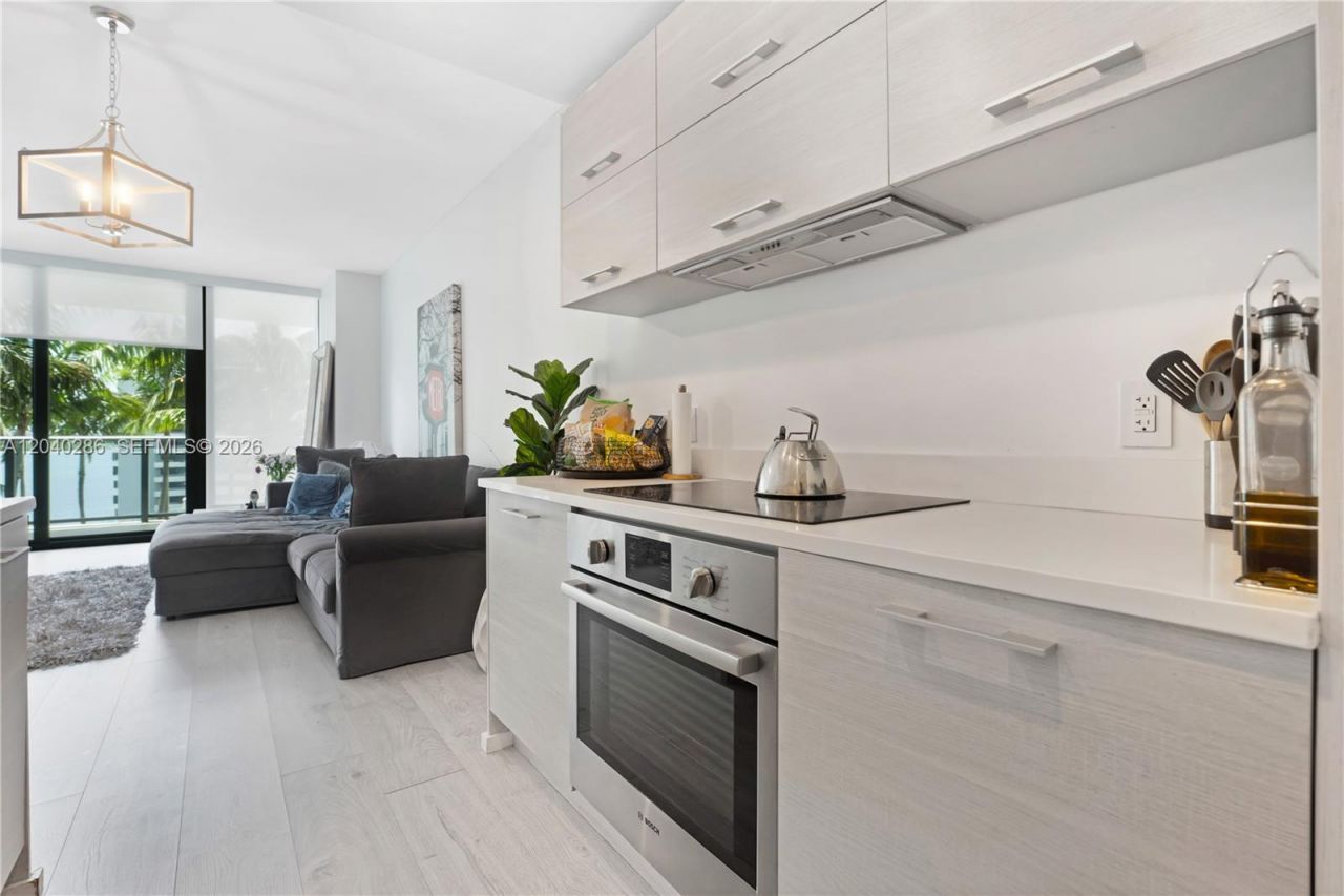 650 NE 32nd St , Unit 703, Miami, FL 33137 Photo
