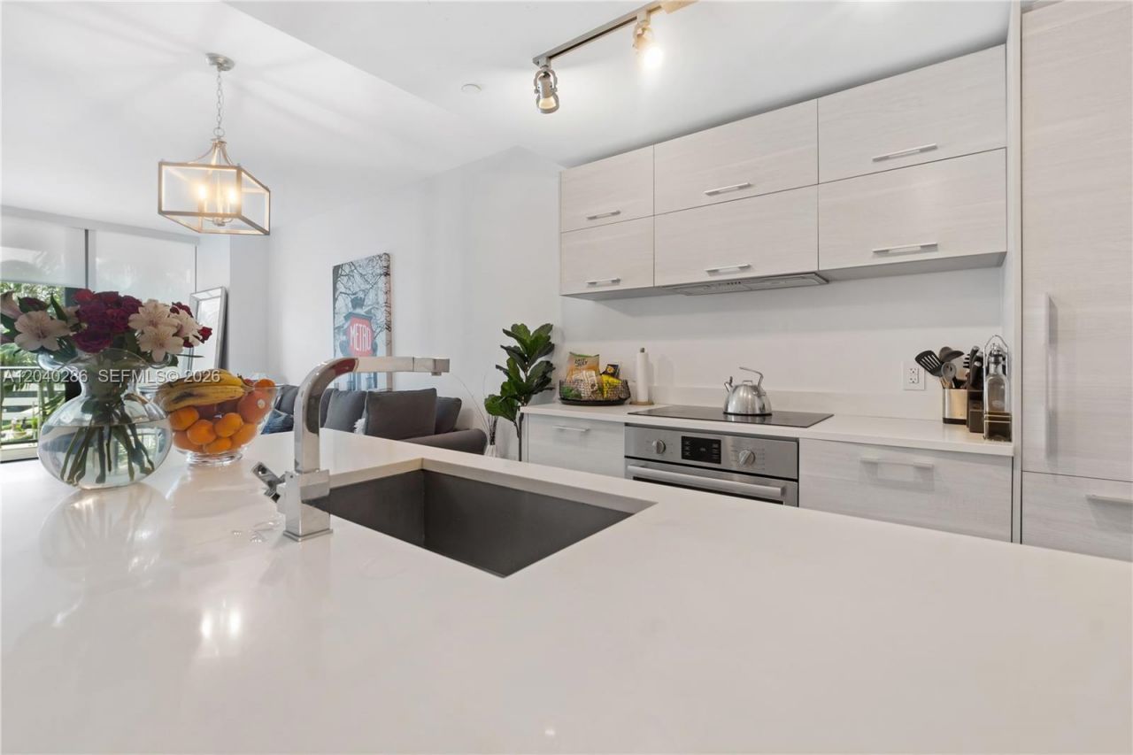 650 NE 32nd St , Unit 703, Miami, FL 33137 Photo