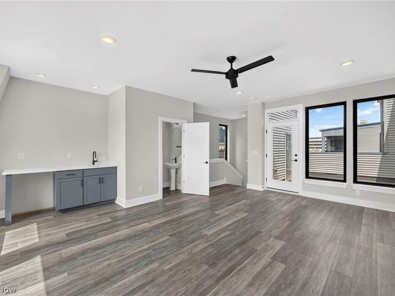 1495 E Superior Avenue, Unit 27, Cleveland, OH 44114 Photo 29