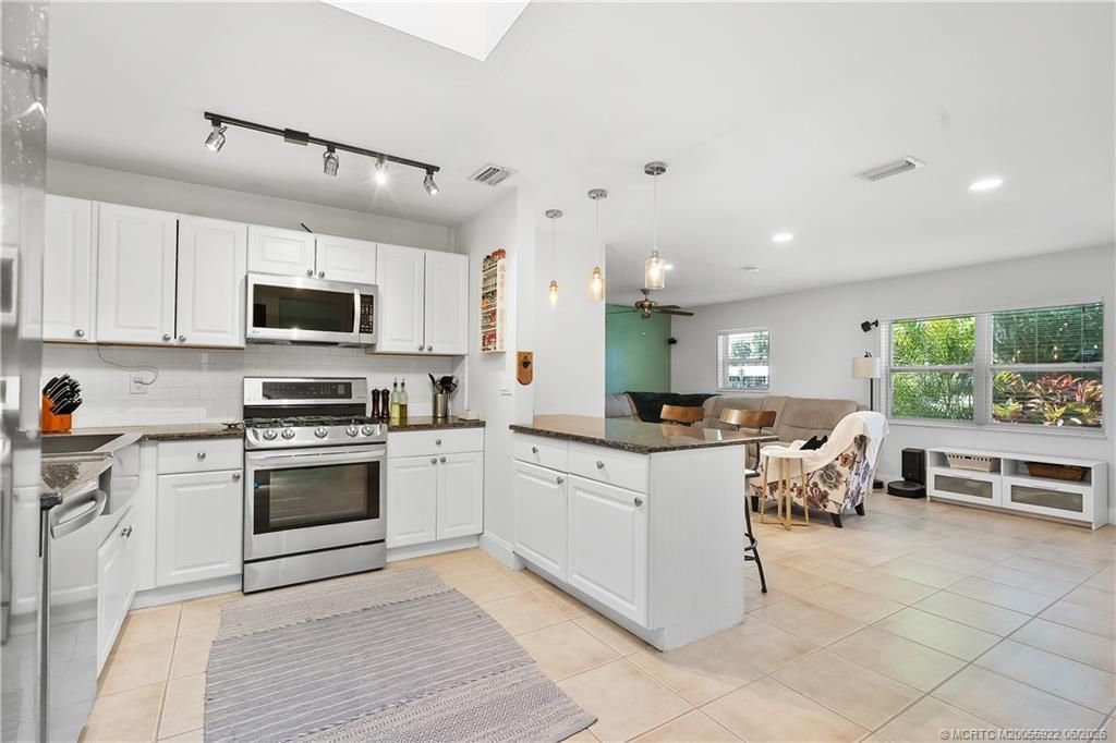 523 SE Dolphin Drive, Stuart, FL 34996 Photo