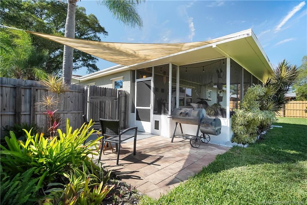 523 SE Dolphin Drive, Stuart, FL 34996 Photo