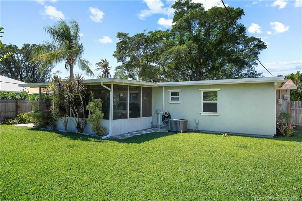 523 SE Dolphin Drive, Stuart, FL 34996 Photo