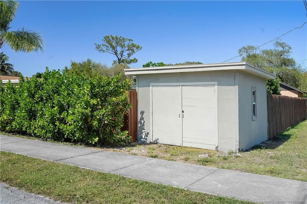 523 SE Dolphin Drive, Stuart, FL 34996 Photo