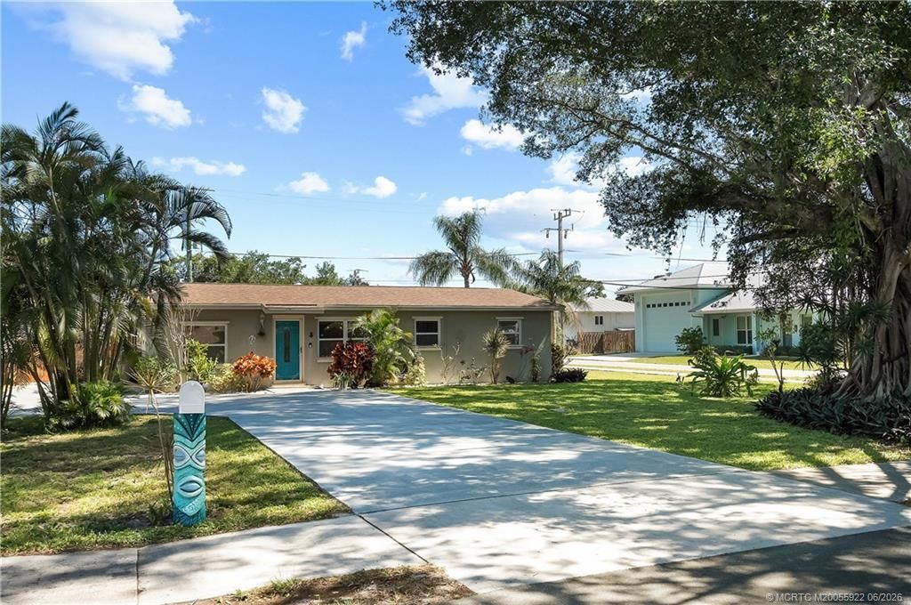 523 SE Dolphin Drive, Stuart, FL 34996 Photo