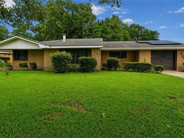 409 OAK Avenue , Bridge City, LA 70094