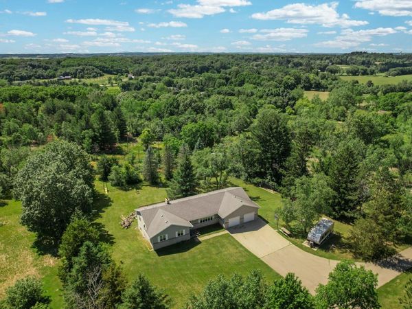 6635 Sunset Drive, Verona, WI 53593