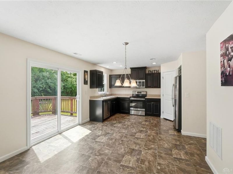 196 Rapids Drive, Fairborn, OH 45324 Photo 11