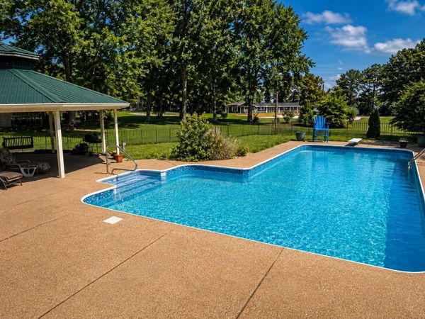 369 Holiday Acres Dr , Springville, TN 38256