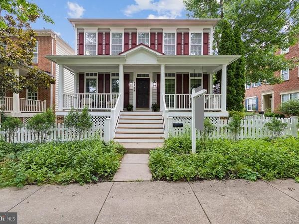 1379 MAIN STREET, GAITHERSBURG, MD 20878