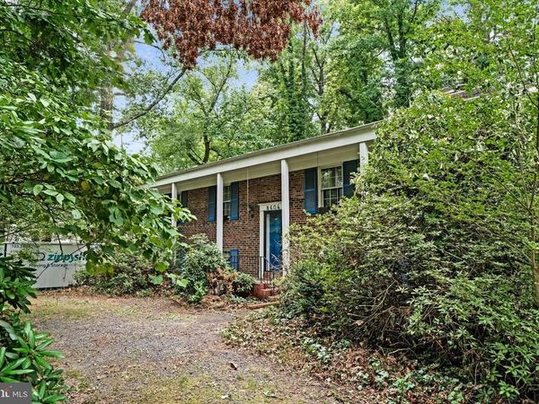 8604 ARDFOUR LANE, ANNANDALE, VA 22003