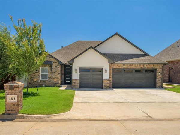 2582 Shady Hollow Drive, Choctaw, OK 73020
