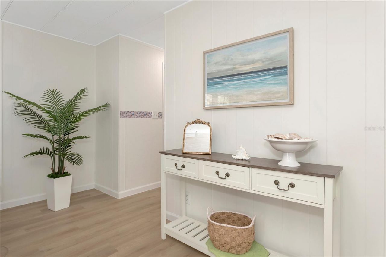 115 White Oak Way, Sarasota, FL 34237 Photo