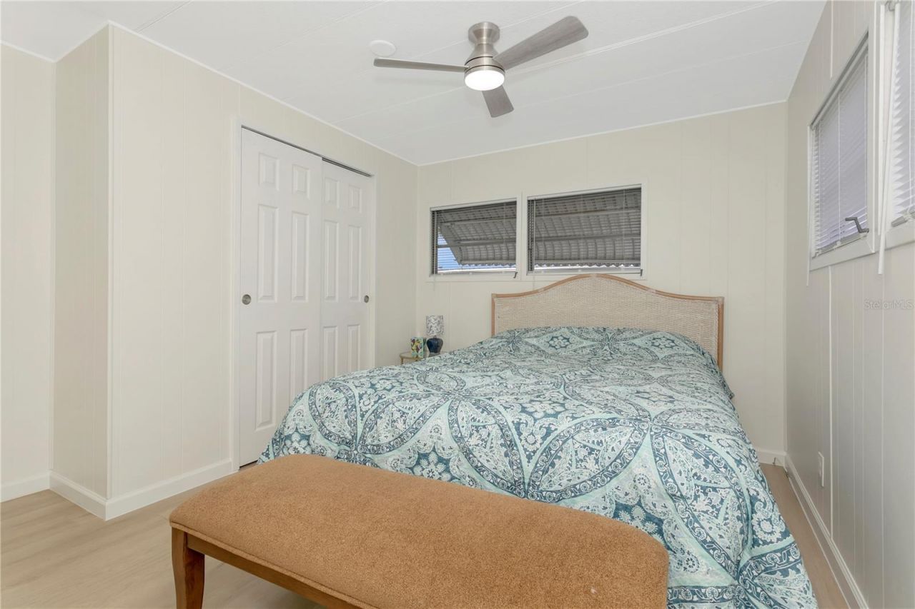 115 White Oak Way, Sarasota, FL 34237 Photo