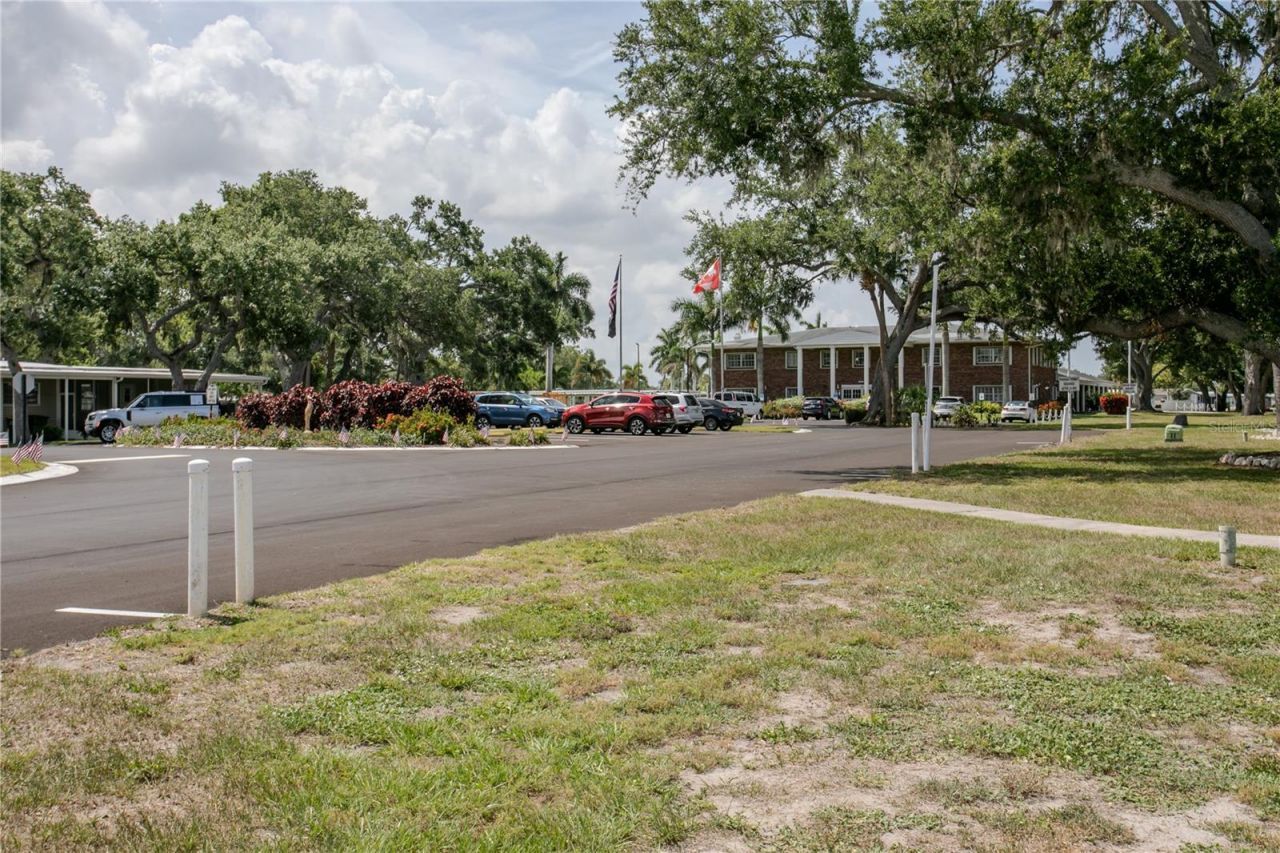 115 White Oak Way, Sarasota, FL 34237 Photo