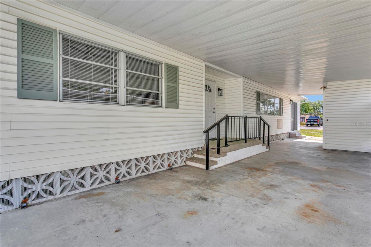 115 White Oak Way, Sarasota, FL 34237 Photo