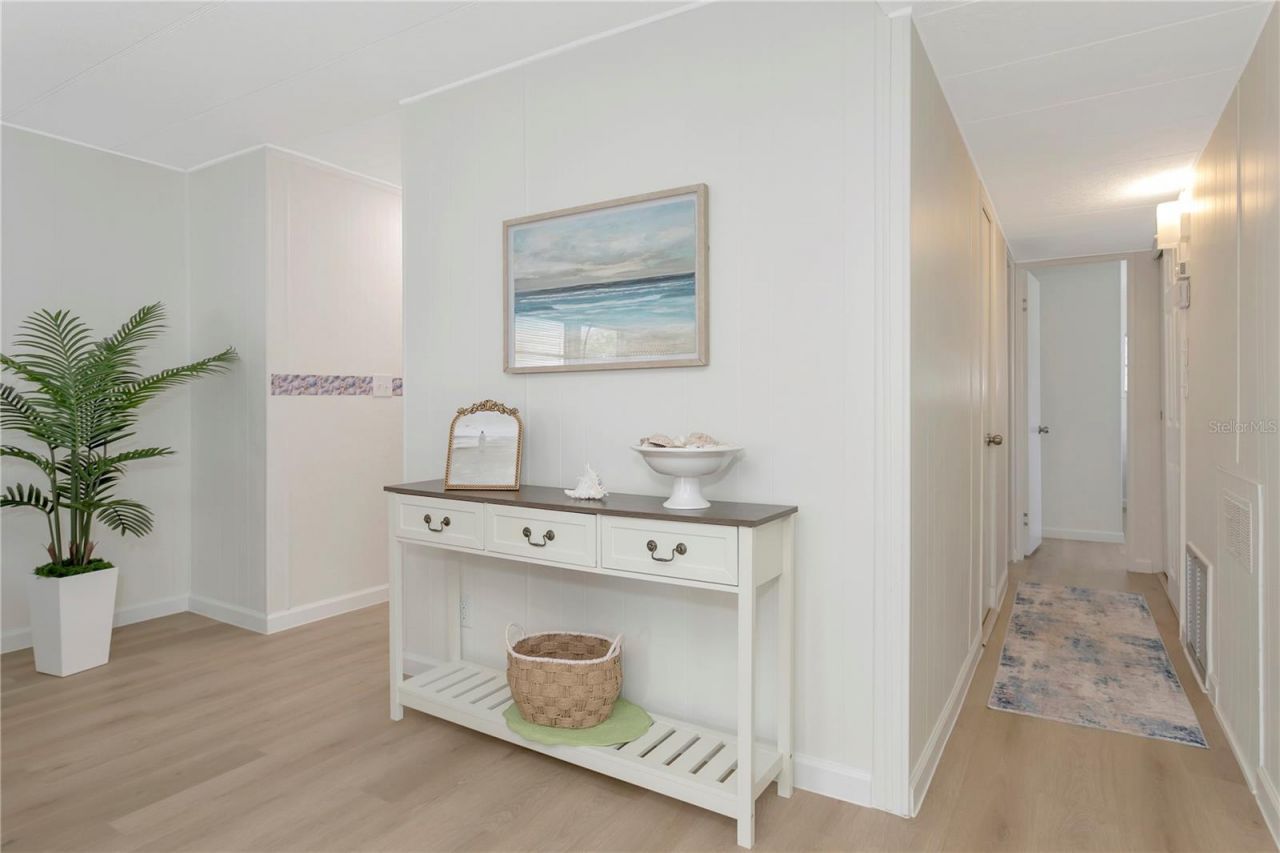 115 White Oak Way, Sarasota, FL 34237 Photo