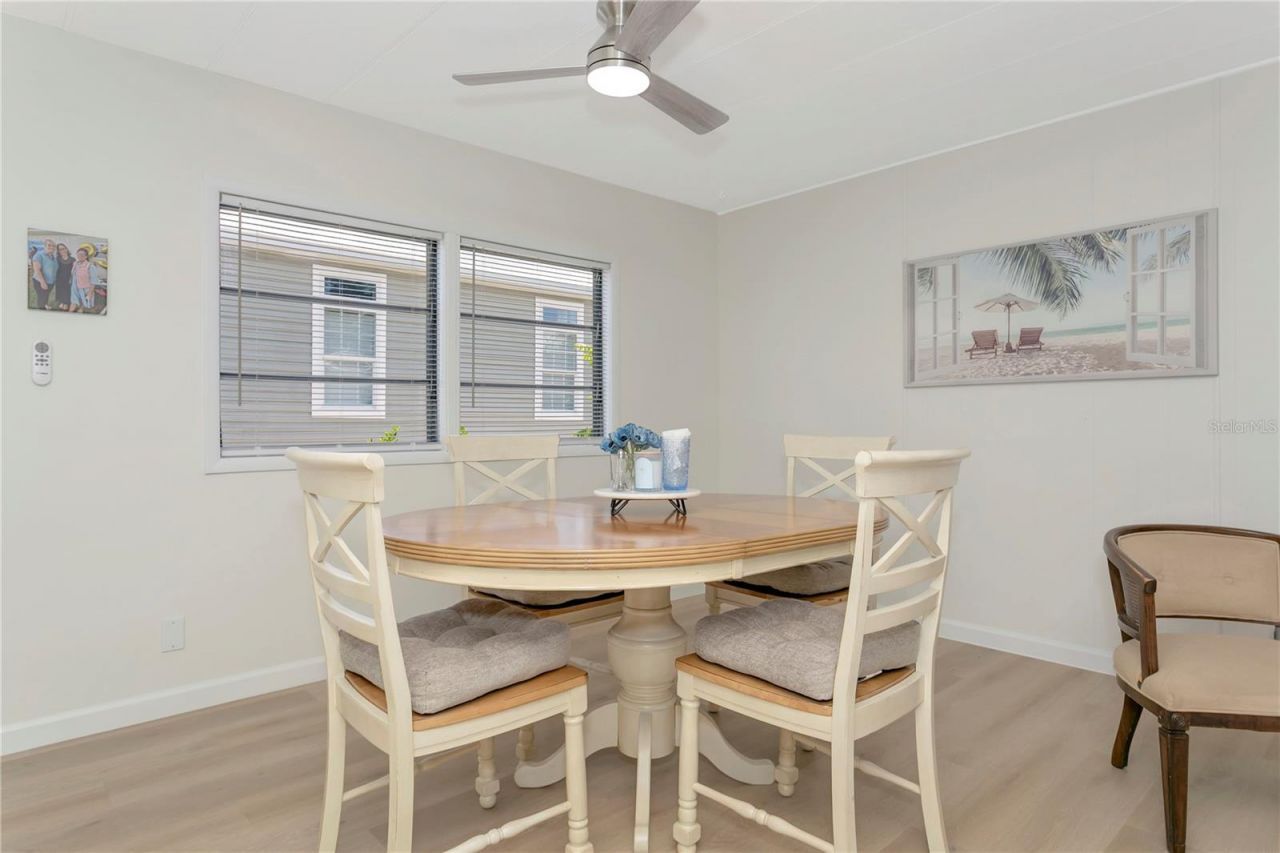 115 White Oak Way, Sarasota, FL 34237 Photo