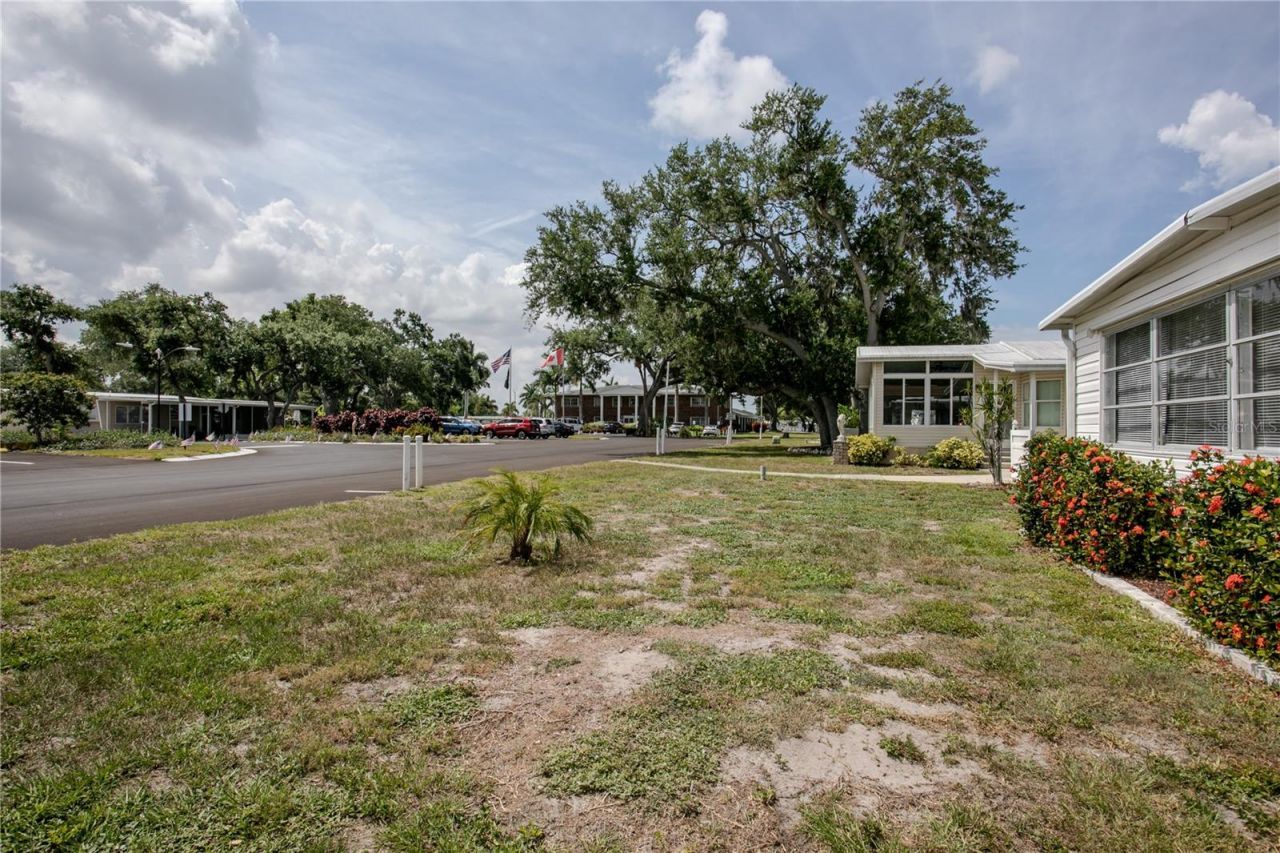 115 White Oak Way, Sarasota, FL 34237 Photo