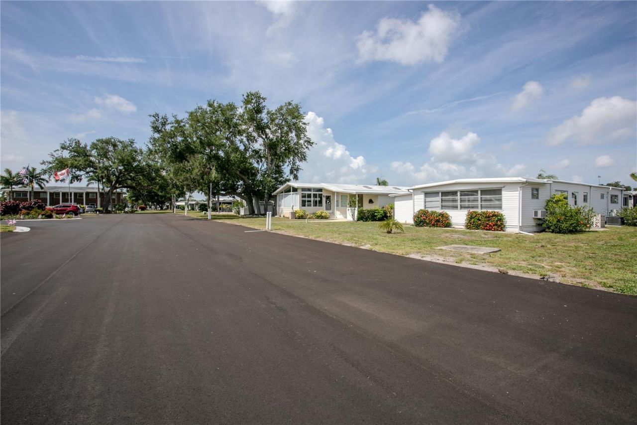 115 White Oak Way, Sarasota, FL 34237 Photo