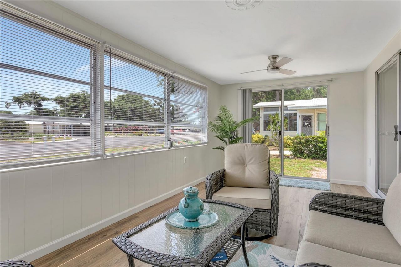 115 White Oak Way, Sarasota, FL 34237 Photo