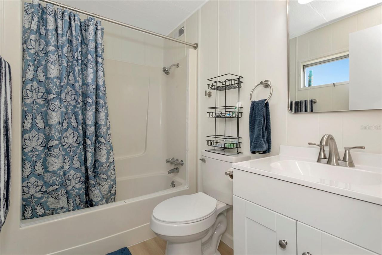 115 White Oak Way, Sarasota, FL 34237 Photo