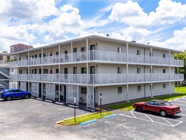 320 LAKEVIEW STREET , Unit 323, ORLANDO, FL 32804