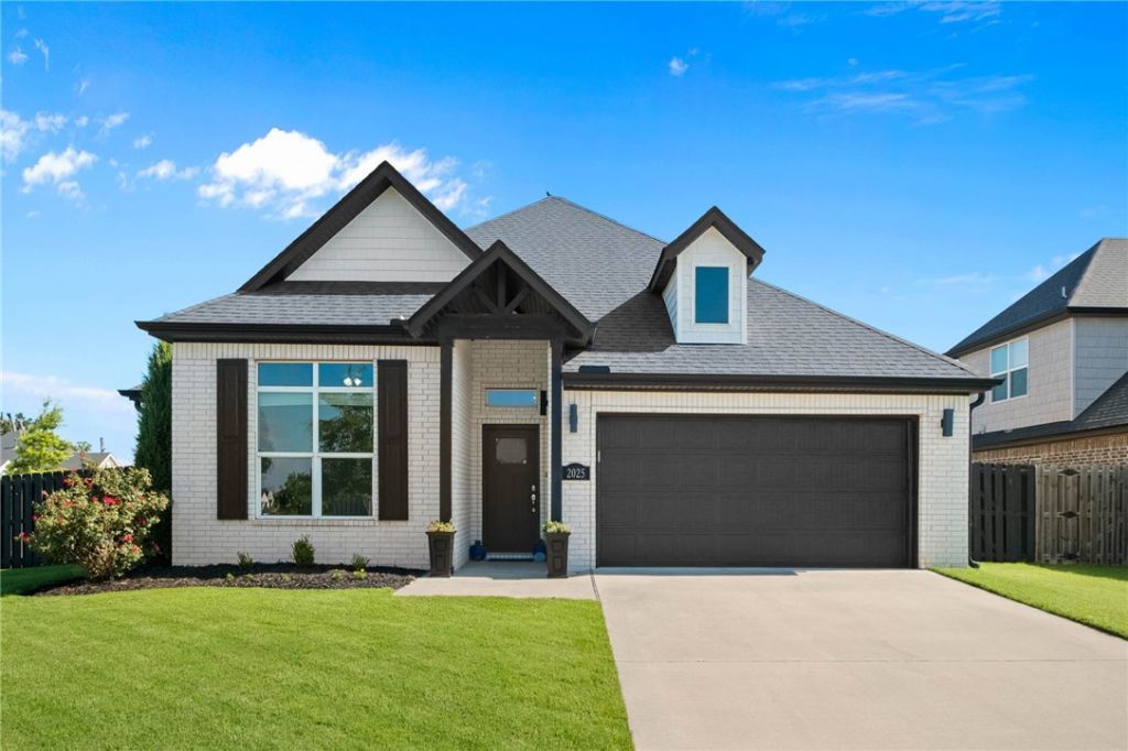 2025 Broadway Place, Rogers, AR 72758 Main Photo