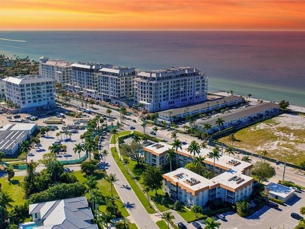 1100 Gulf Shore BLVD N, Unit 312, NAPLES, FL 34102