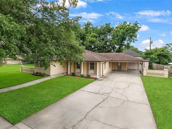 26 W CARMACK Drive, Chalmette, LA 70043