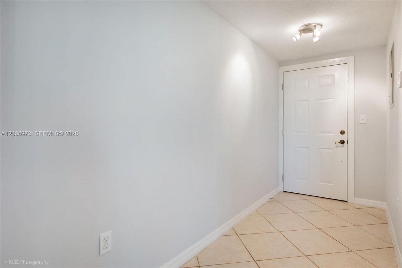 2630 SW 28th St , Unit 53, Miami, FL 33133 Photo