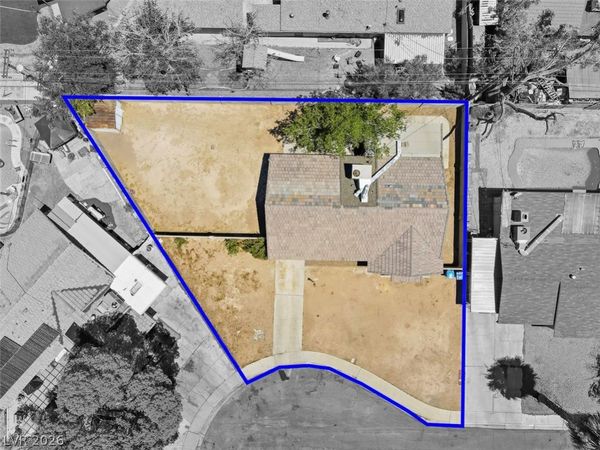 3560 Regents Circle, Las Vegas, NV 89121