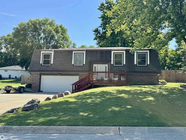 1630 Marcella Heights Drive, Carroll, IA 51401