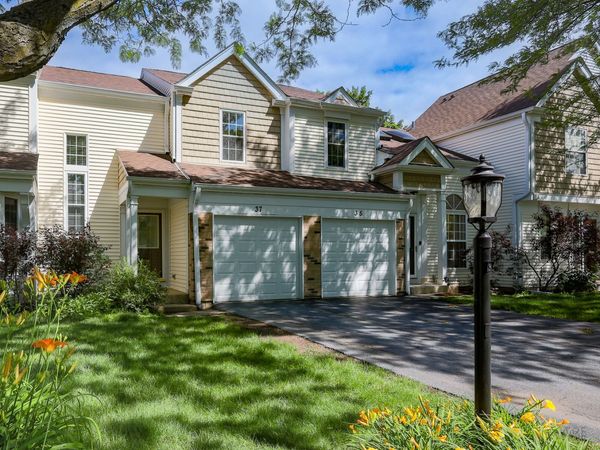 37 Carey Lane , Streamwood, IL 60107