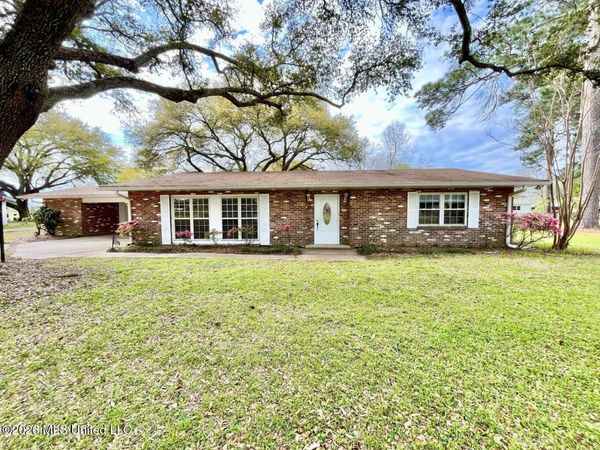 914 Lee Avenue, Crystal Springs, MS 39059